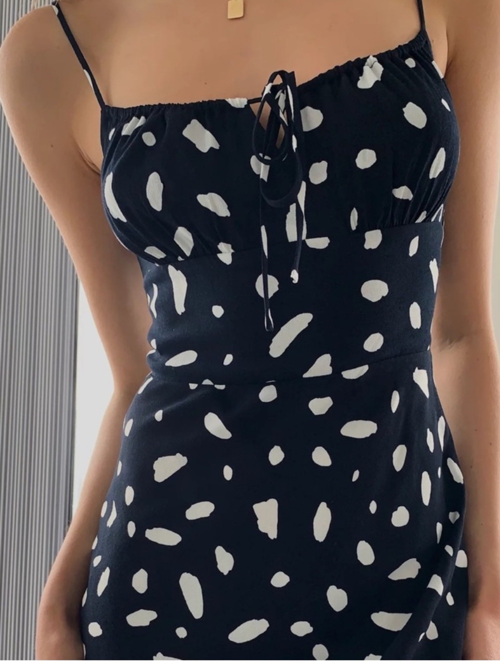 Aritzia Wilfred Bellow Dress - Picture 3 of 10